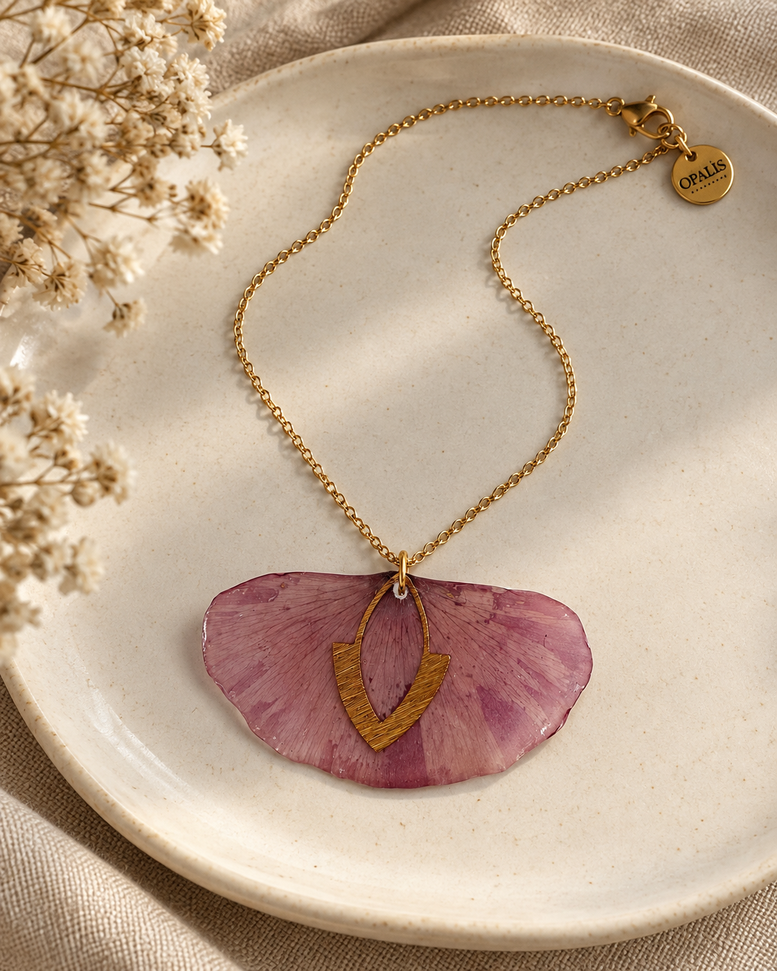 Collier Coquelicot posé — ambiance
